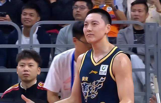 开云-广东队主场40分惨败，杜锋脸色铁青，朱芳雨该认真上班了